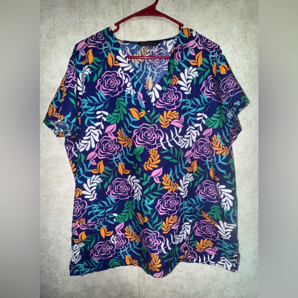 Women’s extra large scrub top